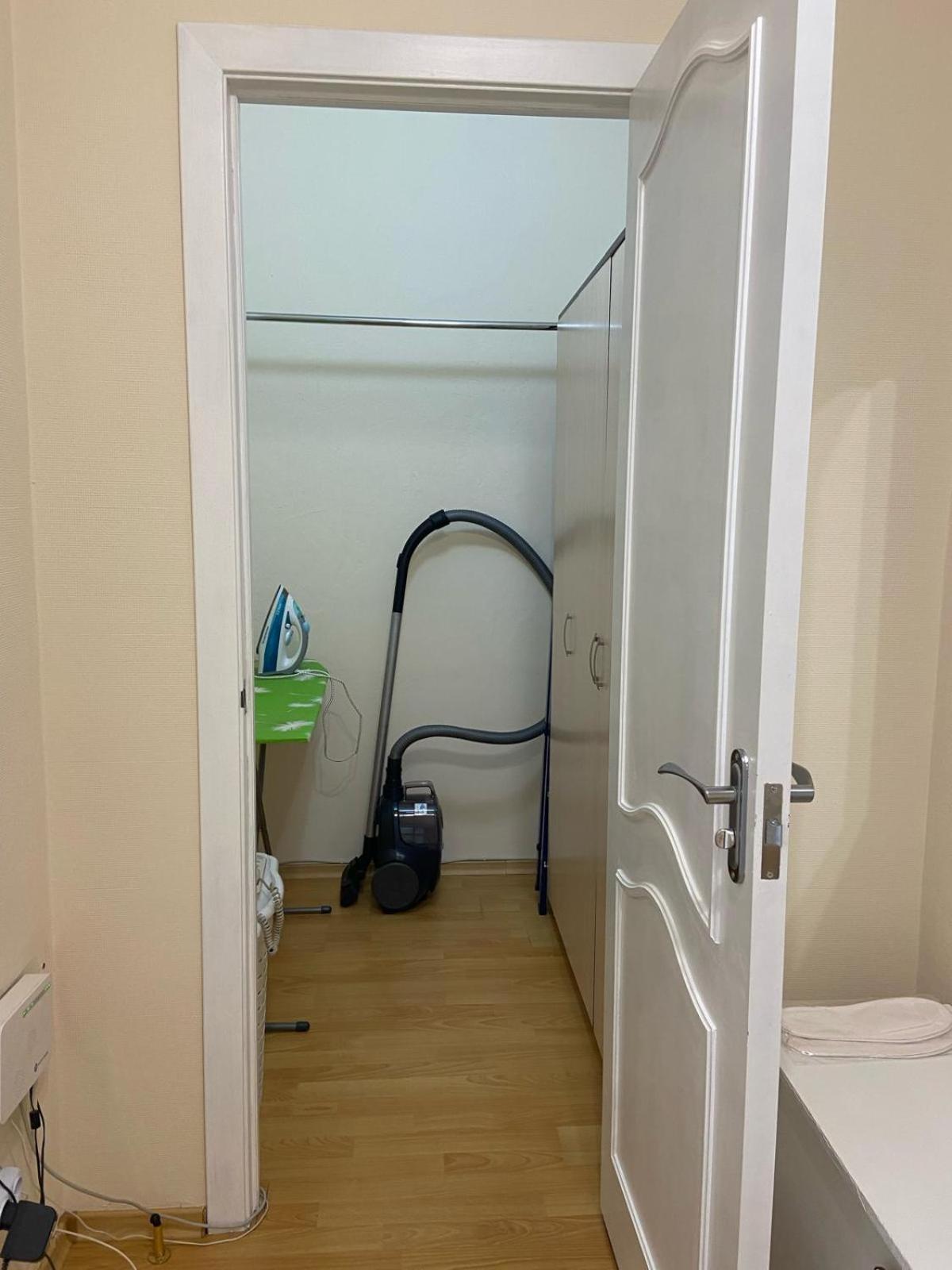 Apartment in the city centre Asztana Kültér fotó